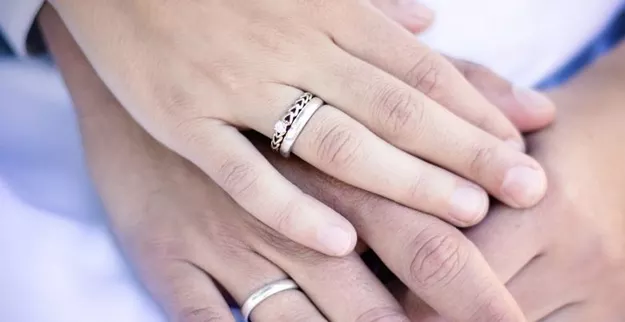 Meminang Wanita yang Telah Dipinang Orang Lain?