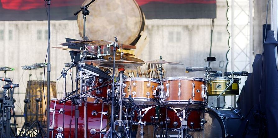 Hukum Alat Musik Kendang dan Trompet